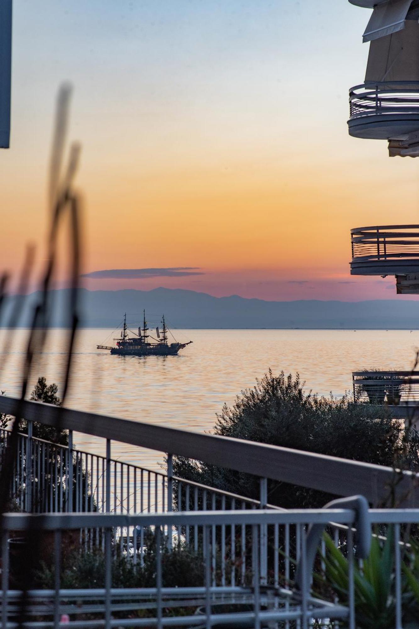 Houseloft Koromila Sea View Apartment Tesalonika Bagian luar foto